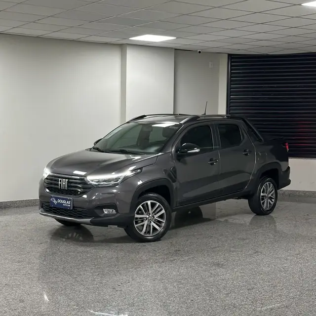 Carro Fiat Strada 2025 Volcano 1.3