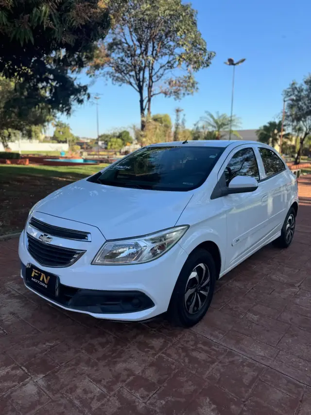 Carro Chevrolet Onix 2014 1.0 LT SPE/4