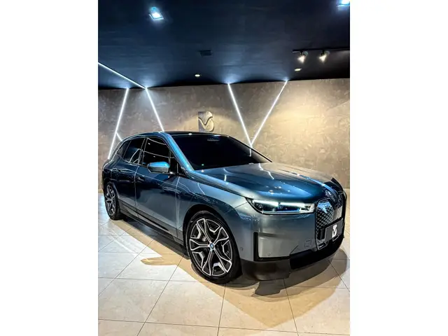 Carro BMW iX 2023 xDrive40 (Aut.) (Elétrico)