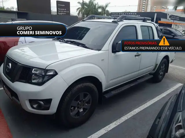 Carro Nissan Frontier 2015 2.5 TD CD 4x4 SL (Aut)