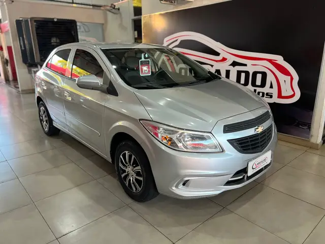 Carro Chevrolet Onix 2015 1.0 LS SPE/4