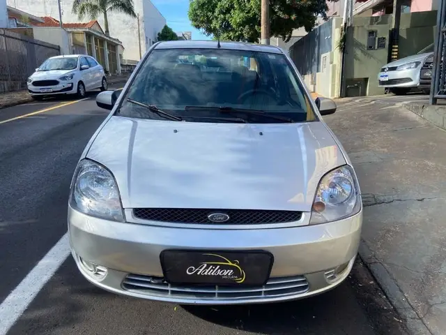 Carro Ford Fiesta Sedan 2005 1.6 (Flex)