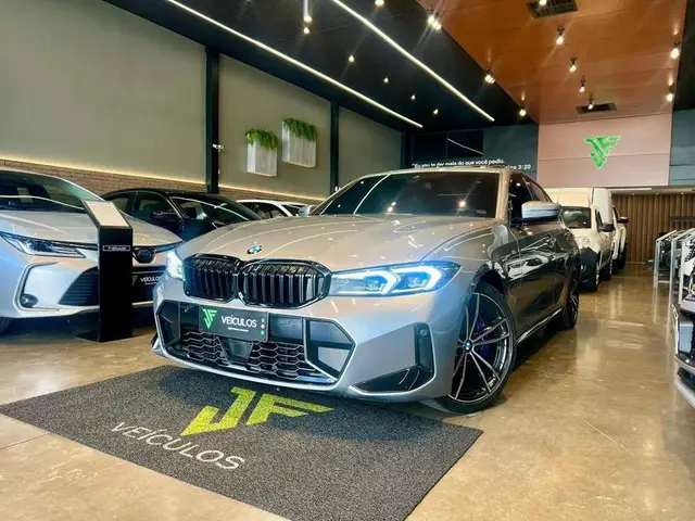 Carro BMW 320i 2023 M Sport 2.0 Turbo (Aut.)