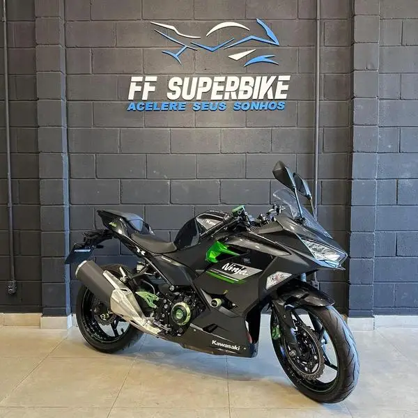 Moto Kawasaki Ninja 2023 400
