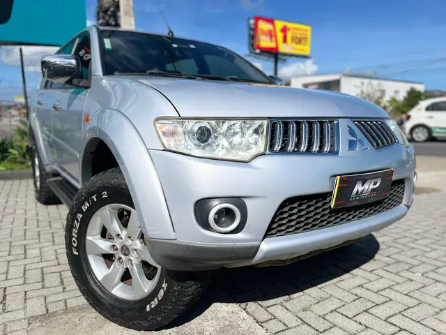 Carro Mitsubishi Pajero Dakar 2013 3.5 HPE 4WD (aut)(Flex)