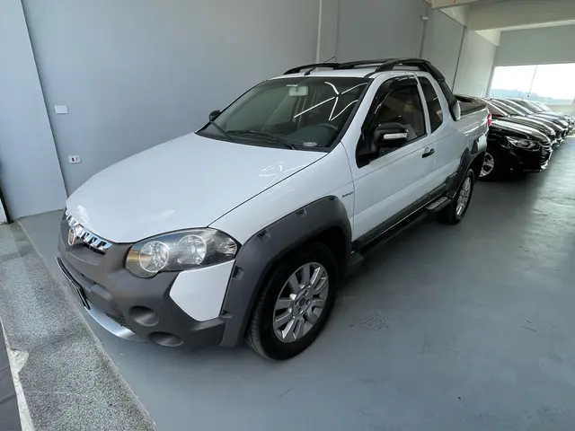 Carro Fiat Strada 2014 Adv.1.8 16V  LOCKER Dual. Flex CE