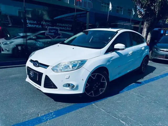 Carro Ford Focus Hatch 2015 Titanium 2.0 16V PowerShift