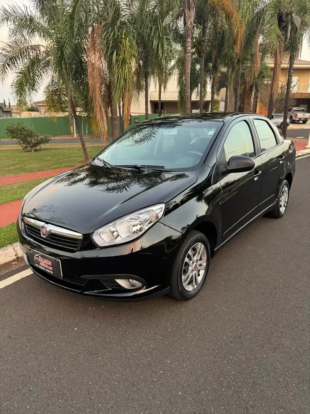 Carro Fiat Grand Siena 2013 Evo Attractive 1.4 8V (Flex)