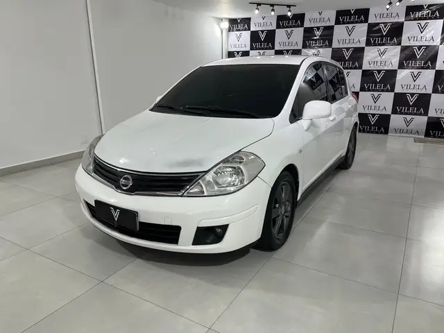 Carro Nissan Tiida Sedan 2013 1.8 16V (Flex)