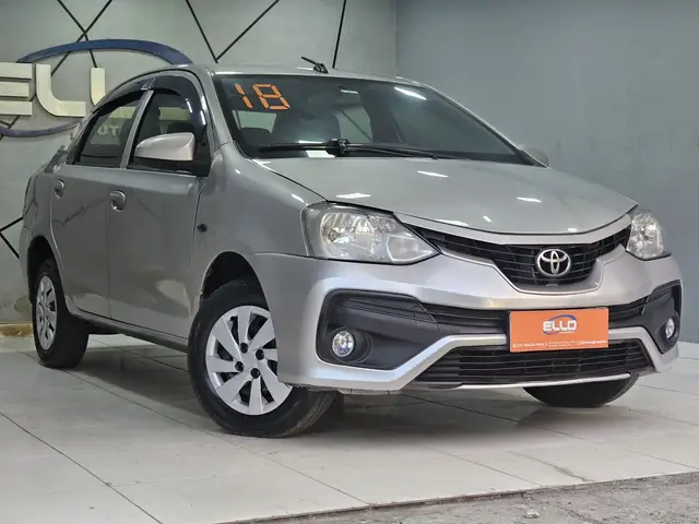 Carro Toyota Etios Sedan 2018 Platinum 1.5 (Aut) (Flex)