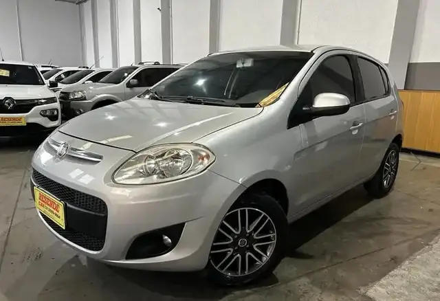Carro Fiat Palio 2013 Attractive 1.0 8V (Flex)