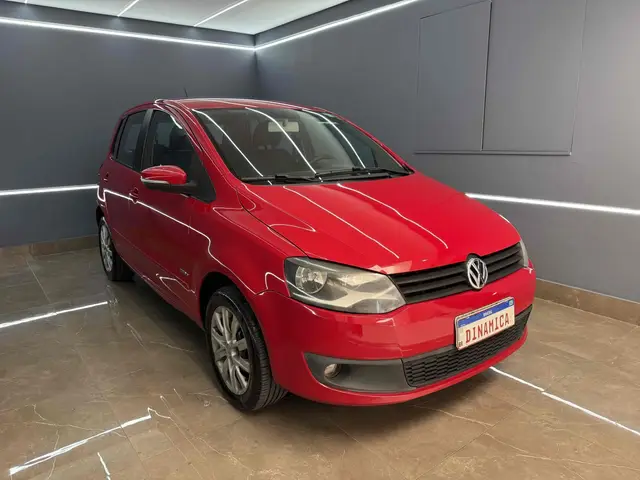 Carro Volkswagen Fox 2014 1.0 TEC (Flex) 4p