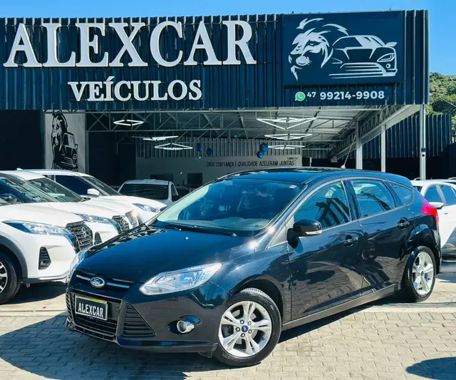Carro Ford Focus Hatch 2015 SE 1.6 16V TiVCT PowerShift