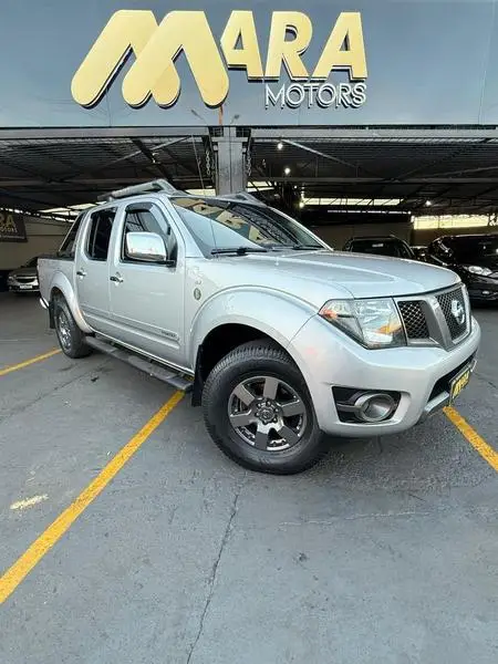 Carro Nissan Frontier 2013 2.5 TD CD 4x2 SV Attack
