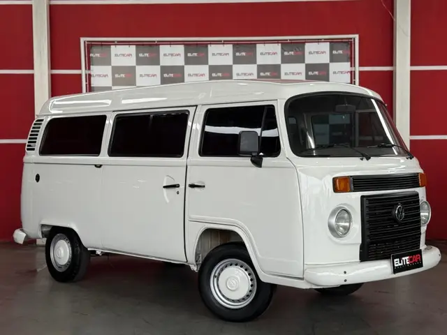Carro Volkswagen Kombi 2012 Lotação 1.4 (Flex)