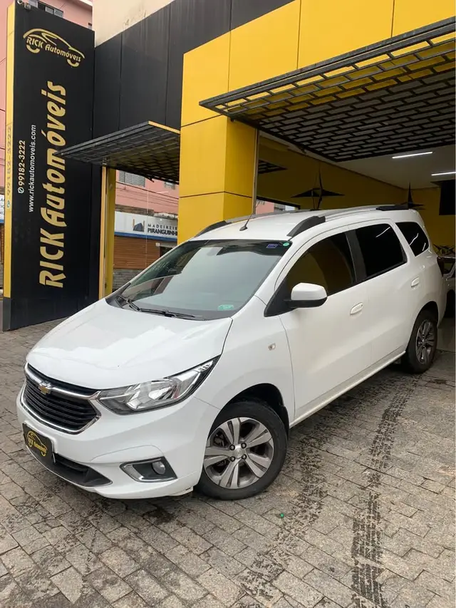 Carro Chevrolet Spin 2023 Premier 1.8 (Aut.)