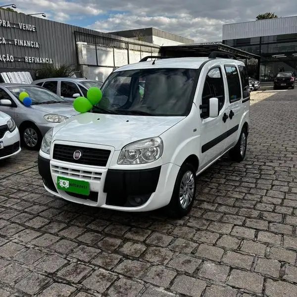 Carro Fiat Doblò 2016 Attractive 1.4 8V (Flex)
