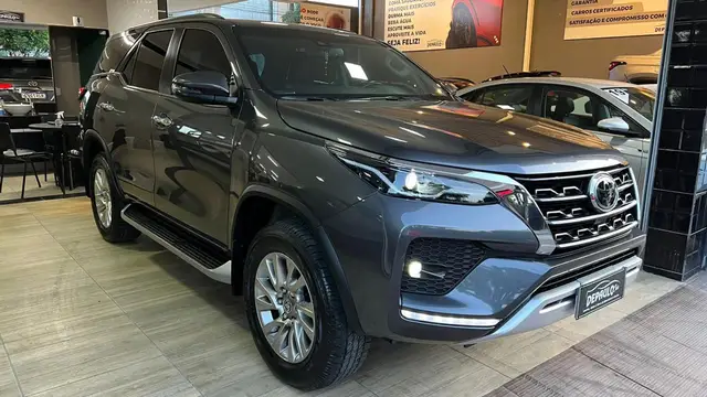 Carro Toyota SW4 2021 SRX 2.8 turbodiesel 7L 4x4 (Aut)