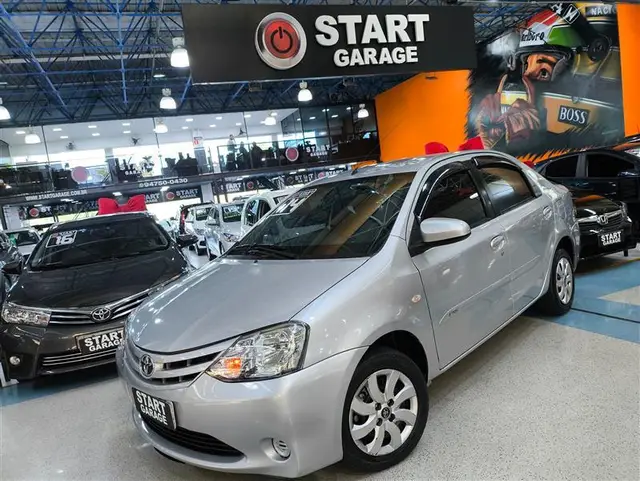 Carro Toyota Etios Sedan 2014 XS 1.5 (Flex)