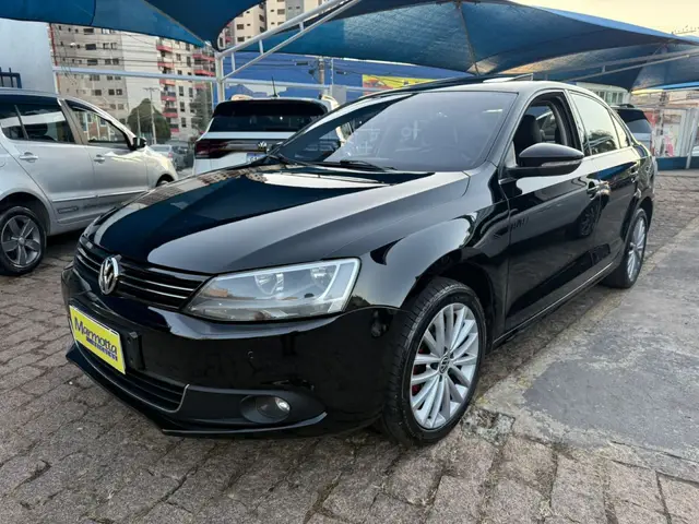 Carro Volkswagen Jetta 2011 2.0 TSI Highline DSG