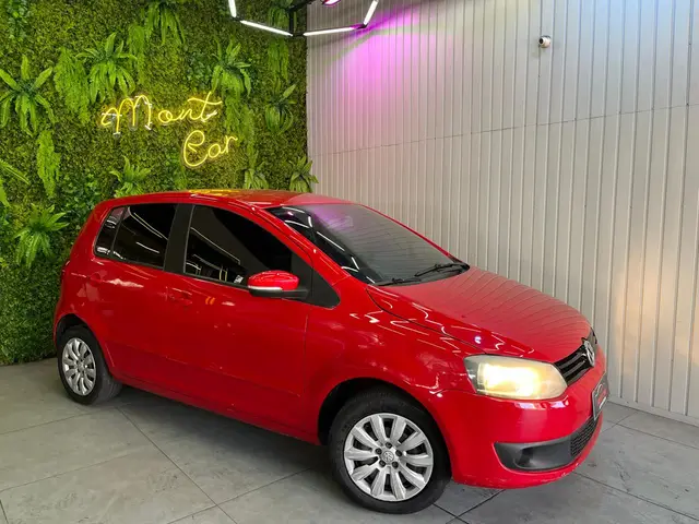 Carro Volkswagen Fox 2014 1.0 TEC (Flex) 4p