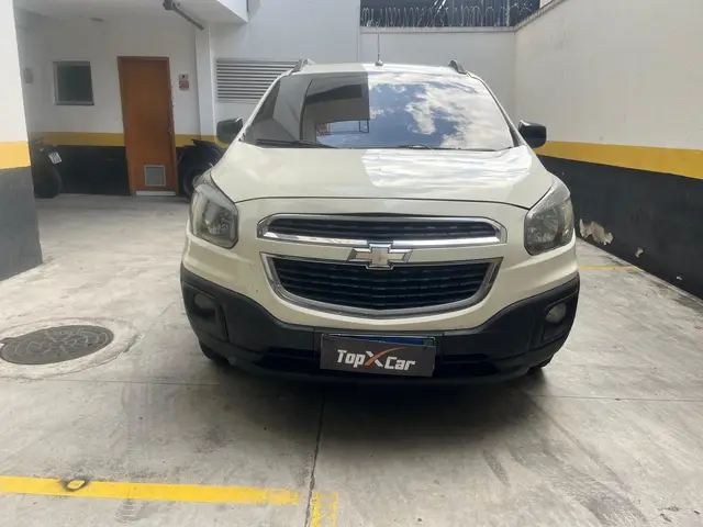 Carro Chevrolet Spin 2016 Activ 1.8 (Flex) (Aut)