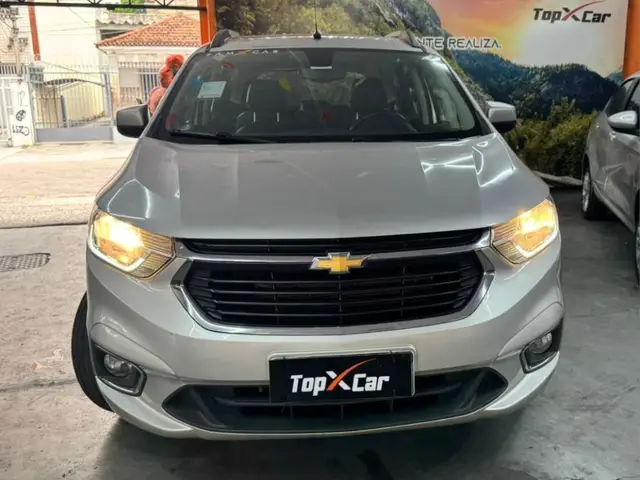 Carro Chevrolet Spin 2023 Premier 1.8 (Aut.)