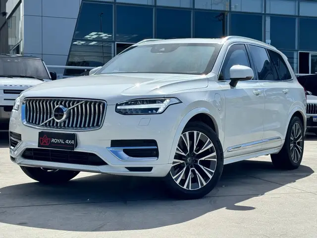 Carro Volvo XC90 2021 Momentum 2.0 T8 Hybrid AWD (Aut)
