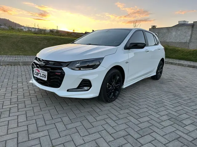 Carro Chevrolet Onix 2022 RS 1.0 Turbo