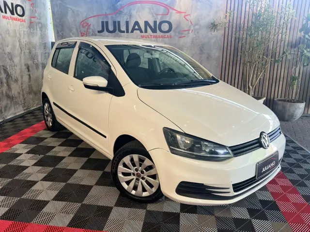 Carro Volkswagen Fox 2017 1.0 MPI Trendline (Flex)