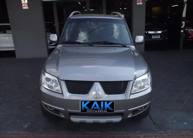Carro Mitsubishi Pajero TR4 2012 2.0 16V 4x2 (Flex)