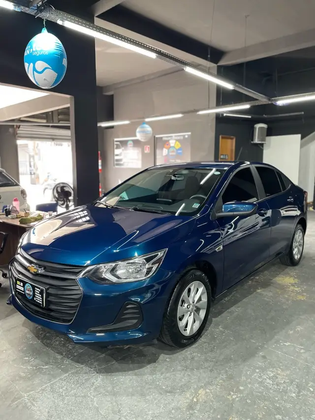 Carro Chevrolet Onix Plus 2023 LT 1.0