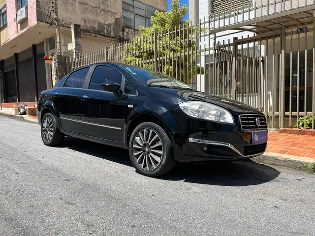 Carro Fiat Linea 2015 Essence 1.8 16V (Flex)