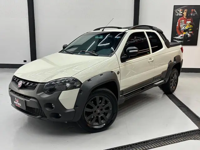 Carro Fiat Strada 2017 Adv.Ext./ Ext. 1.8 LOCKER Flex CD