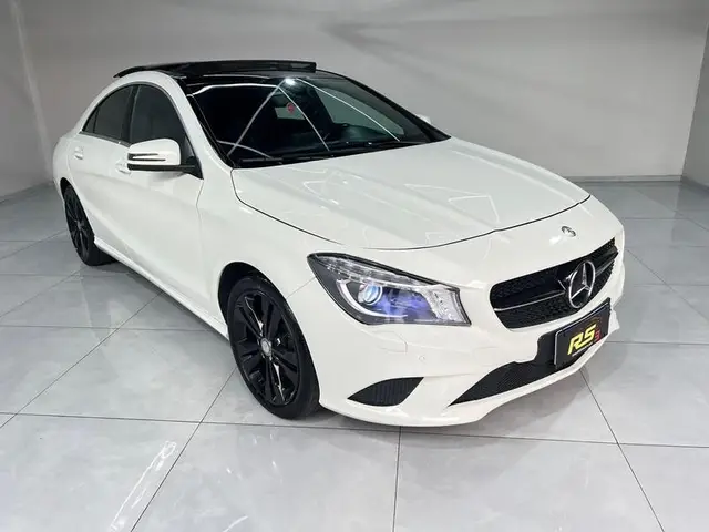 Carro Mercedes-Benz Classe CLA 2015 CLA 200 Vision DCT (Flex)