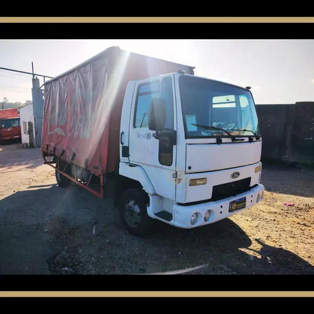 Caminhão Ford Cargo 815 t 2011 Cargo 815-T 4X2 (Eletronico)