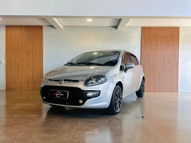 Carro Fiat Punto 2013 ATTRACTIVE ITALIA 1.4 F.Flex 8V 5p