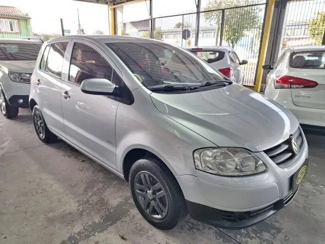 Carro Volkswagen Fox 2010 1.0 8V (Flex) 4p