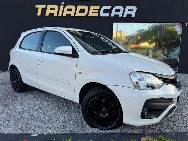 Carro Toyota Etios 2014 XS 1.5 (Flex)
