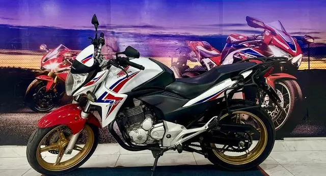 Moto Honda CB 300R 2015 (ABS)