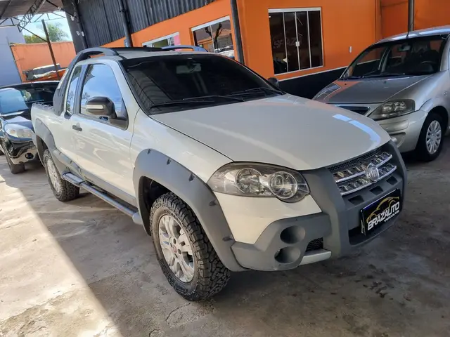 Carro Fiat Strada 2011 Adventure Locker 1.8 16V (Cabine Estendida)