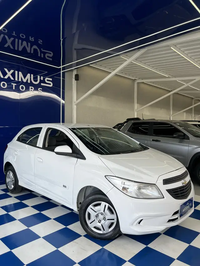 Carro Chevrolet Onix 2016 1.0 LS SPE/4
