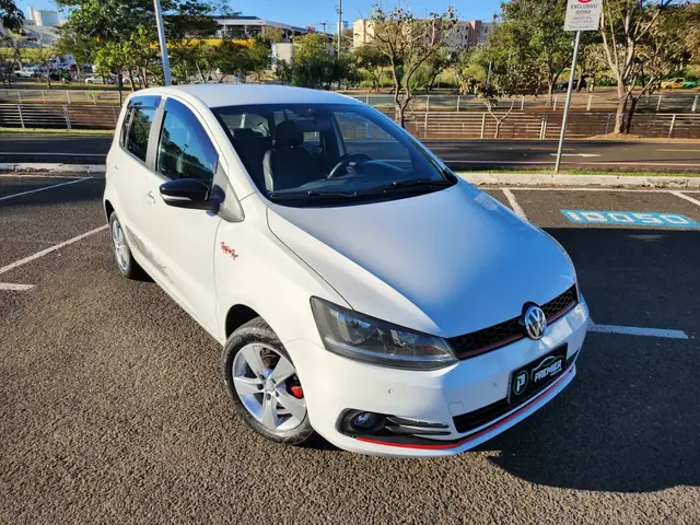 Carro Volkswagen Fox 2016 1.6 MSI Rock in Rio (Flex)