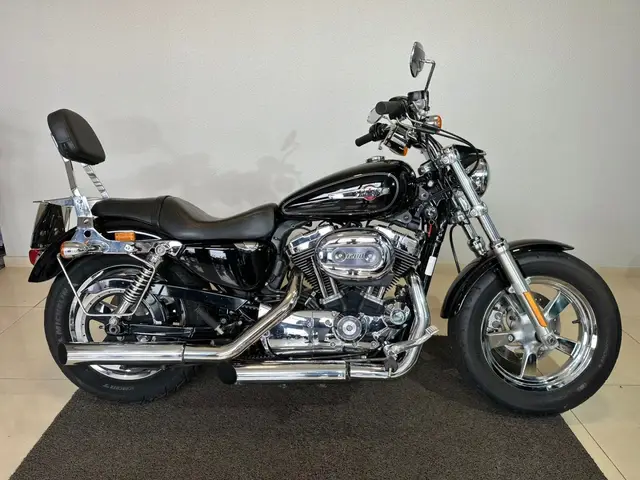 Moto Harley-Davidson Sportster 1200 2013 Custom