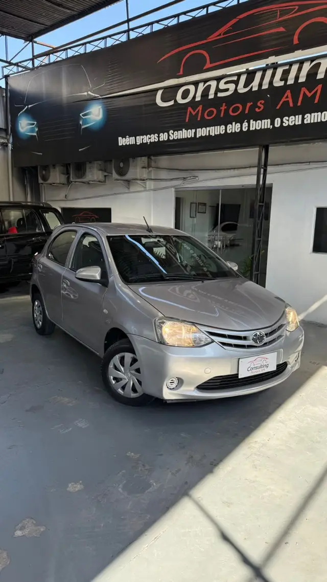 Carro Toyota Etios 2017 X 1.3 (Flex)