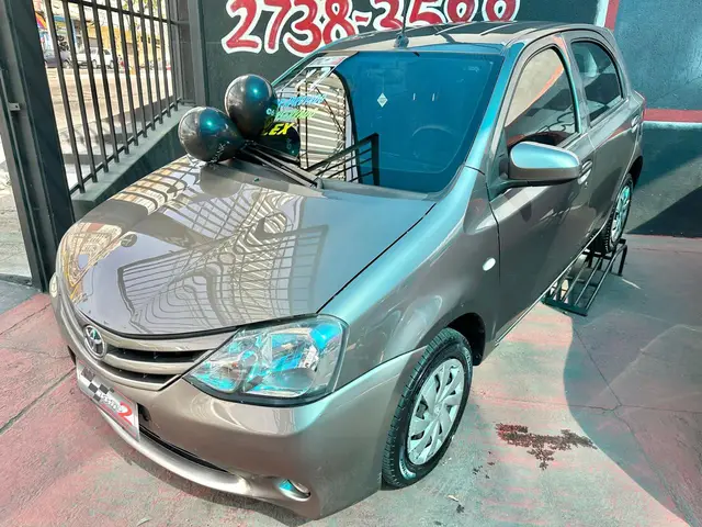 Carro Toyota Etios 2017 X 1.3 (Flex)