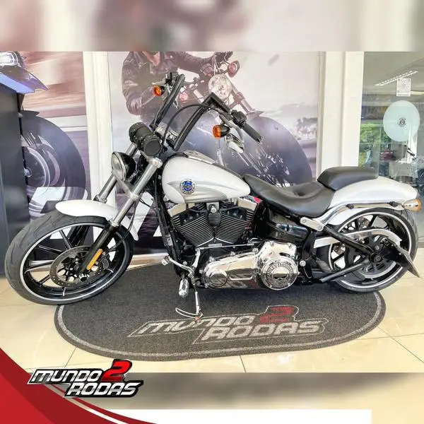Moto Harley-Davidson Softail 2016 Breakout