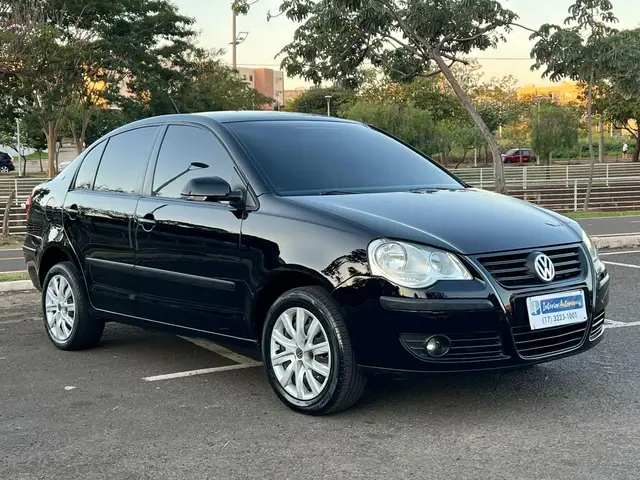 Carro Volkswagen Polo Sedan 2010 1.6 8V (Flex)