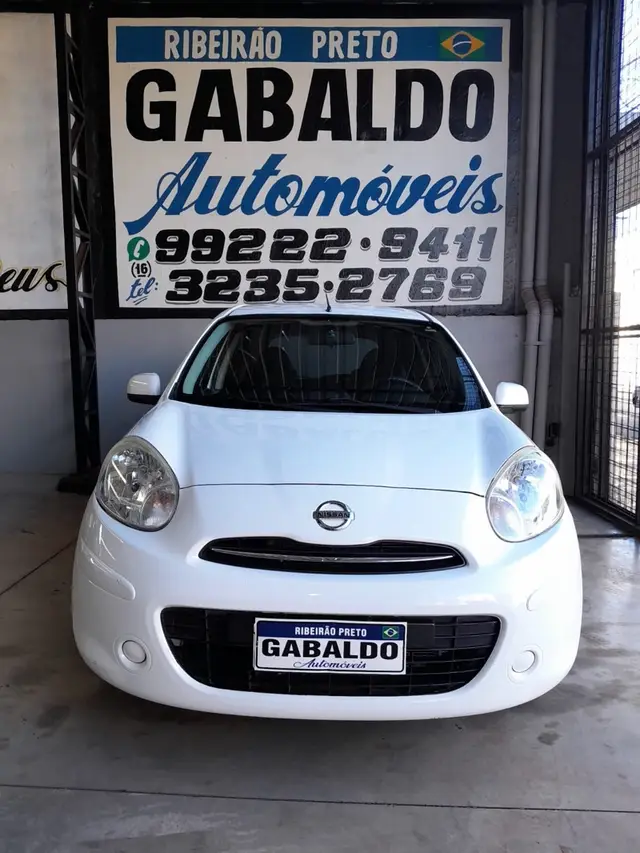 Carro Nissan March 2013 1.0 16V S (Flex)