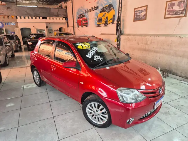 Carro Toyota Etios 2015 X 1.3 (Flex)